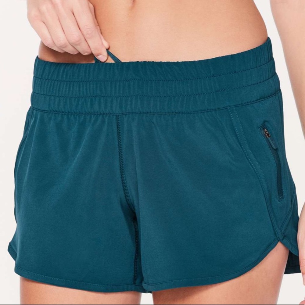 Lululemon Tracker Short V *4" Nile Blue Size 6